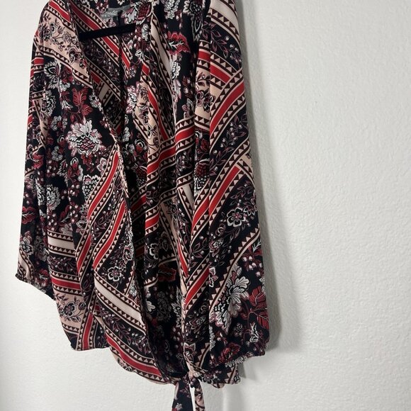 Soho Black & Red Floral Plus Size 2X Faux Wrap Side Tie Blouse Peasant bohemian - Picture 10 of 11